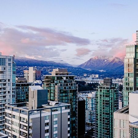 Blue Horizon Hotel Vancouver Exterior photo