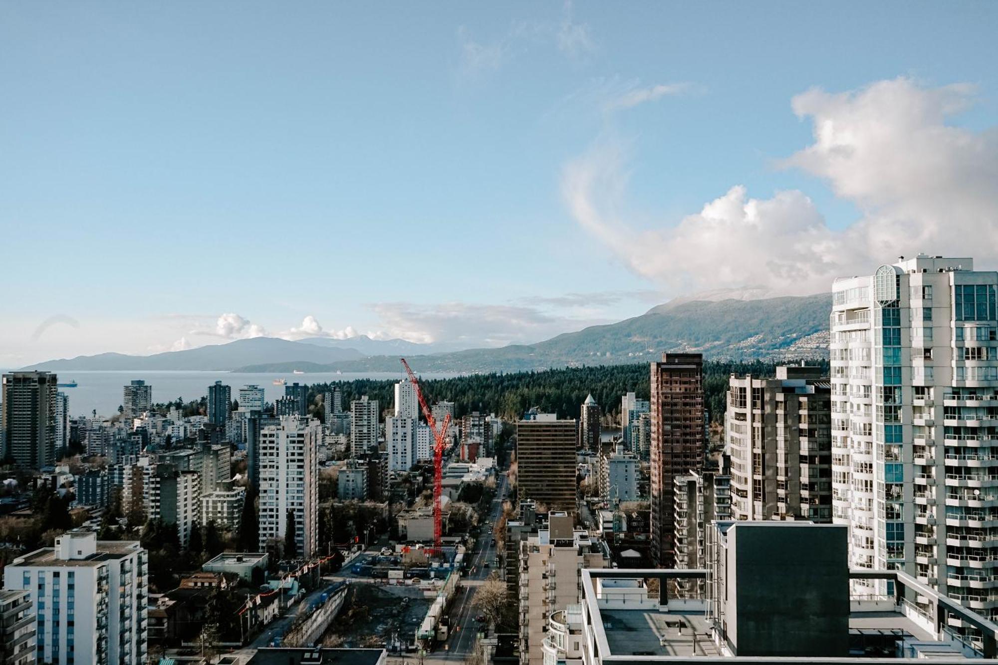 Blue Horizon Hotel Vancouver Exterior photo