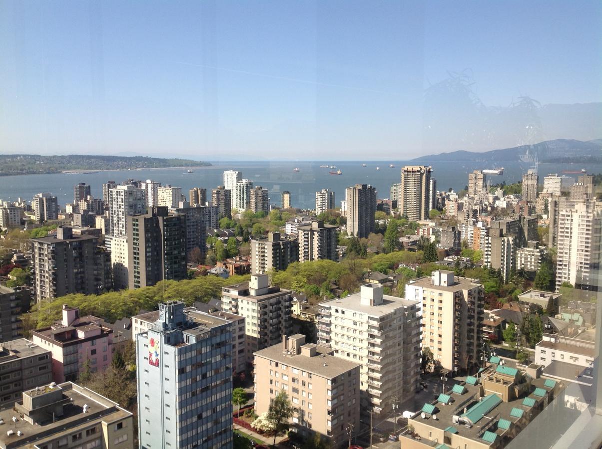 Blue Horizon Hotel Vancouver Exterior photo